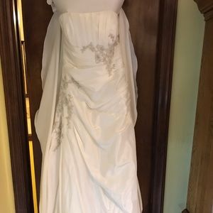 Never worn and/or altered wedding dress